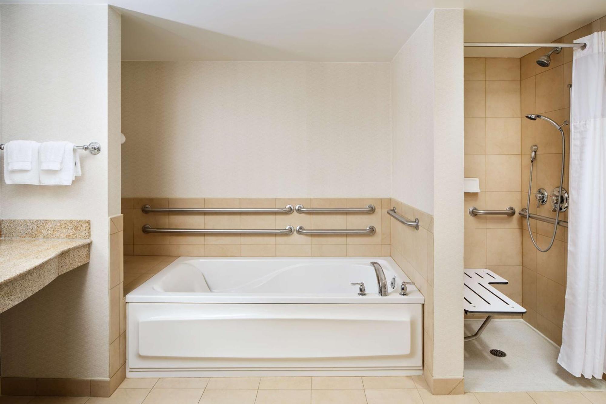 Hilton Garden Inn Schaumburg Dış mekan fotoğraf